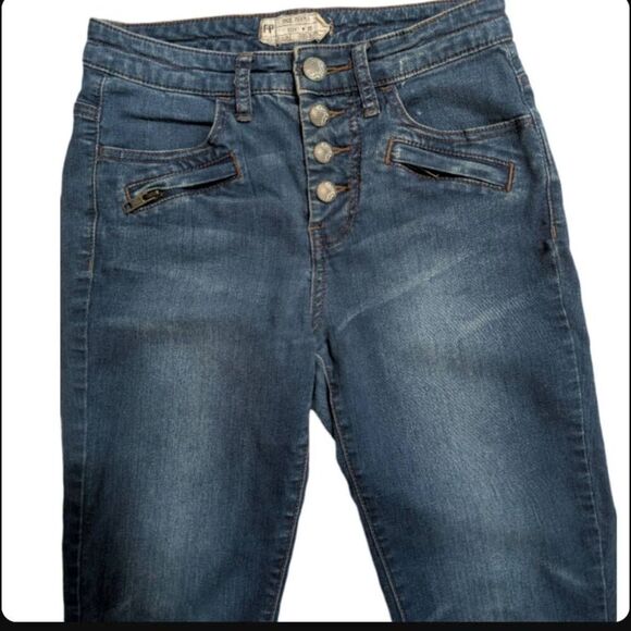 FREE PEOPLE Button Fly Ankle Zip Skinny Jeans Medium Wash Size 25 - Picture 3 of 9